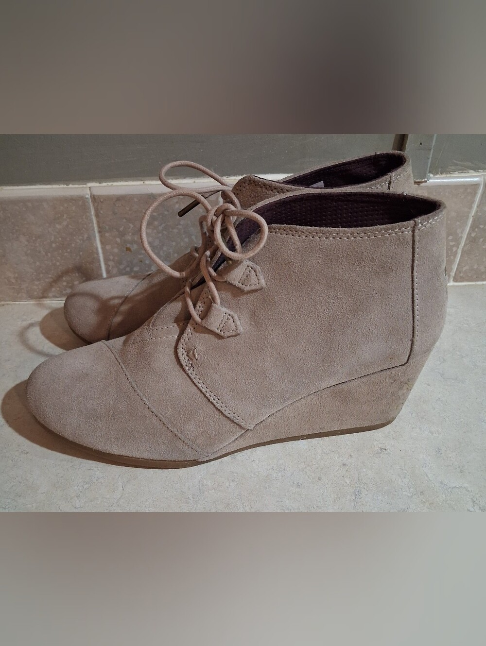 TOMS Women's Beige Suede Wedge Lace-Up Ankle Bootie Round Toe 11